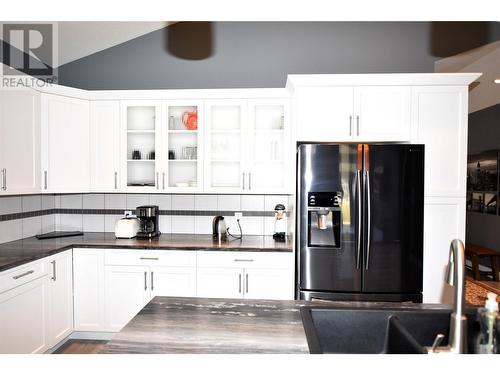 532 Loon Avenue, Vernon, BC - Indoor Photo Showing Kitchen