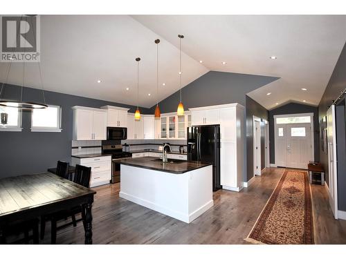 532 Loon Avenue, Vernon, BC - Indoor Photo Showing Kitchen