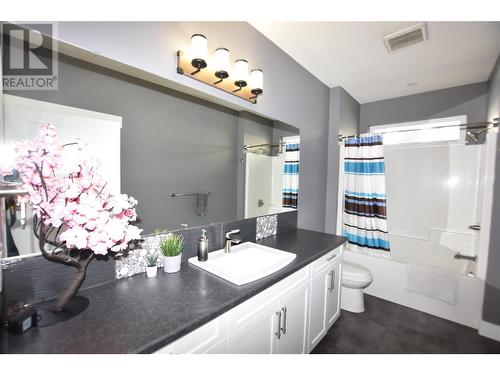 532 Loon Avenue, Vernon, BC - Indoor Photo Showing Bathroom