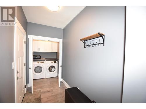 532 Loon Avenue, Vernon, BC - Indoor Photo Showing Laundry Room