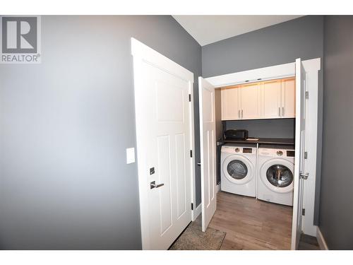 532 Loon Avenue, Vernon, BC - Indoor Photo Showing Laundry Room