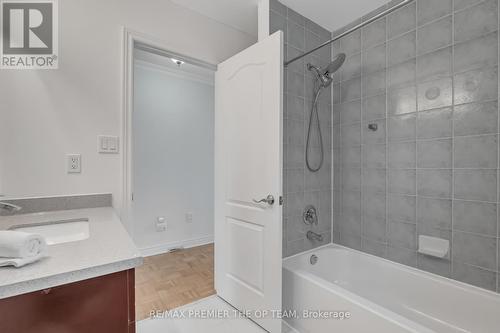 49 Queen Isabella Crescent, Vaughan (Vellore Village), ON - Indoor Photo Showing Bathroom