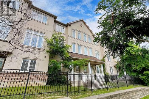 10 - 10 Post Oak Drive, Richmond Hill, ON - Outdoor