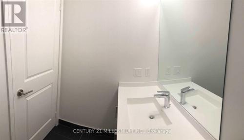 3408 - 8 Nahani Way, Mississauga, ON - Indoor Photo Showing Bathroom