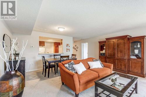 B403 - 216 Plains Road W, Burlington, ON - Indoor Photo Showing Living Room