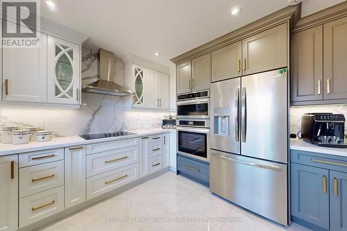 129 Exbury Road, Toronto (Downsview-Roding-Cfb), ON - Indoor Photo Showing Kitchen With Upgraded Kitchen