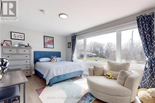 129 Exbury Road, Toronto (Downsview-Roding-Cfb), ON - Indoor Photo Showing Bedroom