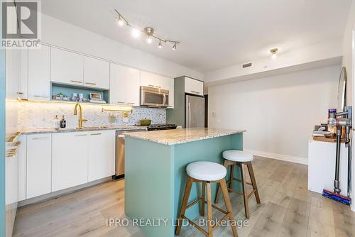 1602 - 5 Valhalla Inn Road, Toronto (Islington-City Centre West), ON - Indoor Photo Showing Kitchen With Upgraded Kitchen