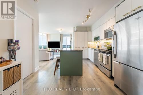 1602 - 5 Valhalla Inn Road, Toronto (Islington-City Centre West), ON - Indoor Photo Showing Kitchen With Upgraded Kitchen