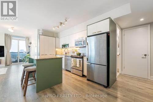 1602 - 5 Valhalla Inn Road, Toronto (Islington-City Centre West), ON - Indoor Photo Showing Kitchen