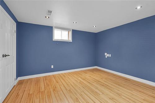 221 Gray Road, Hamilton, ON - Indoor Photo Showing Other Room