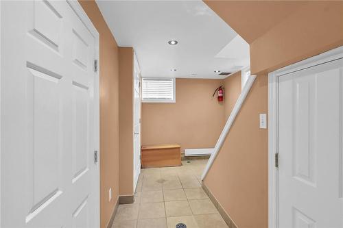 221 Gray Road, Hamilton, ON - Indoor Photo Showing Other Room