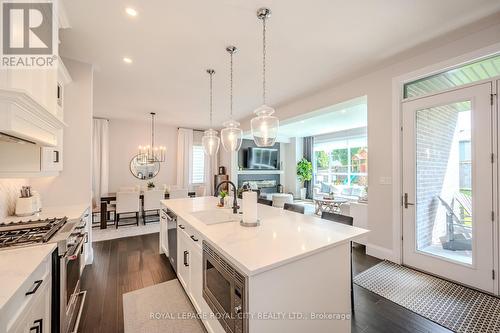 108 Lovett Lane, Guelph (Hanlon Creek), ON - Indoor Photo Showing Kitchen With Upgraded Kitchen