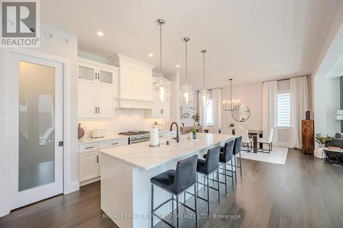 108 Lovett Lane, Guelph (Hanlon Creek), ON - Indoor Photo Showing Kitchen With Upgraded Kitchen