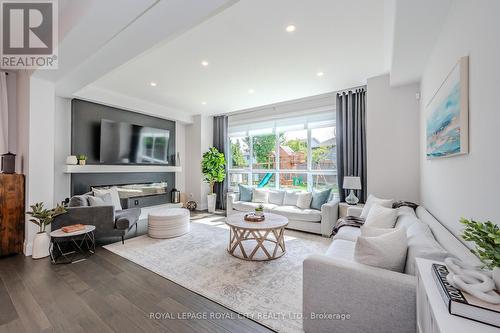 108 Lovett Lane, Guelph (Hanlon Creek), ON - Indoor Photo Showing Living Room