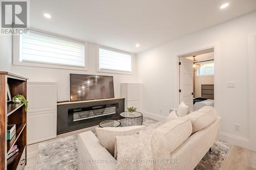 108 Lovett Lane, Guelph (Hanlon Creek), ON - Indoor Photo Showing Living Room