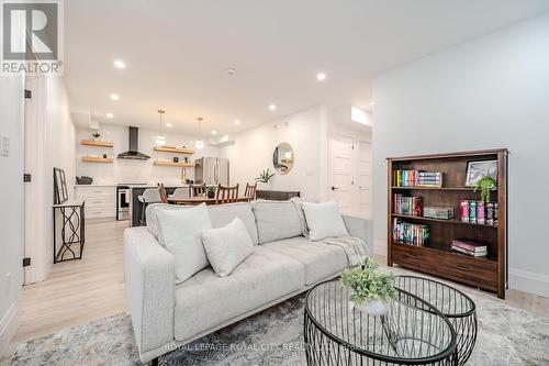 108 Lovett Lane, Guelph (Hanlon Creek), ON - Indoor Photo Showing Living Room