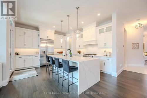 108 Lovett Lane, Guelph (Hanlon Creek), ON - Indoor Photo Showing Kitchen With Upgraded Kitchen