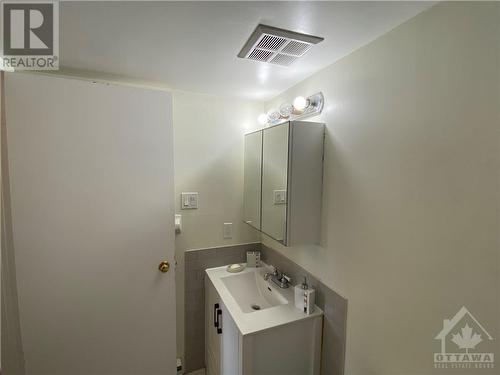 316 Lorry Greenberg Drive Unit#117, Ottawa, ON - Indoor Photo Showing Bathroom