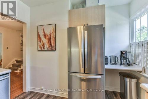 50 - 1220 Royal York Road, London, ON - Indoor Photo Showing Kitchen