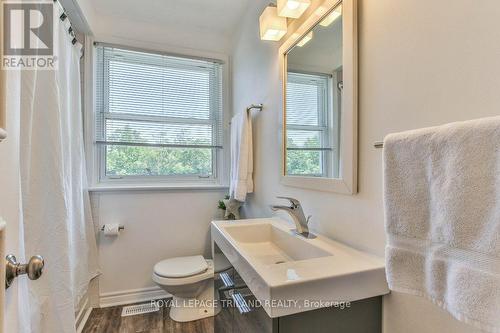 50 - 1220 Royal York Road, London, ON - Indoor Photo Showing Bathroom