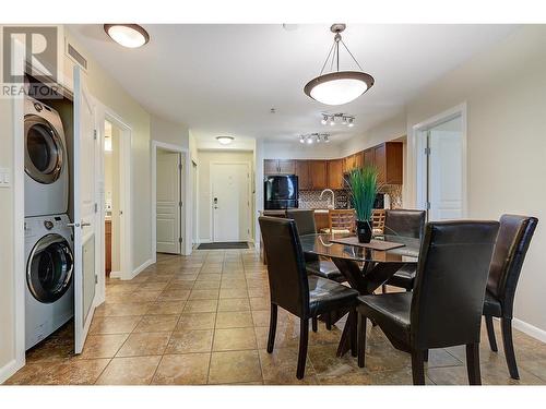 654 Cook Road Unit# 242, Kelowna, BC - Indoor Photo Showing Laundry Room