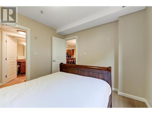 654 Cook Road Unit# 242, Kelowna, BC - Indoor Photo Showing Bedroom