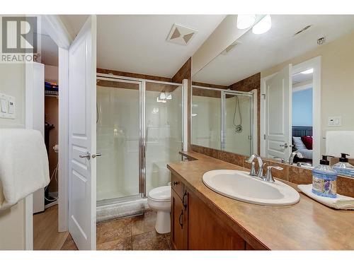 654 Cook Road Unit# 242, Kelowna, BC - Indoor Photo Showing Bathroom