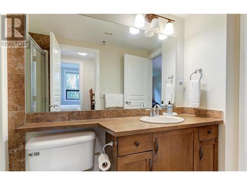 654 Cook Road Unit# 242, Kelowna, BC - Indoor Photo Showing Bathroom