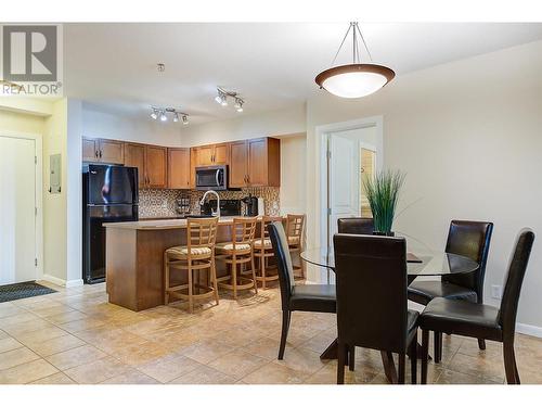 654 Cook Road Unit# 242, Kelowna, BC - Indoor Photo Showing Dining Room