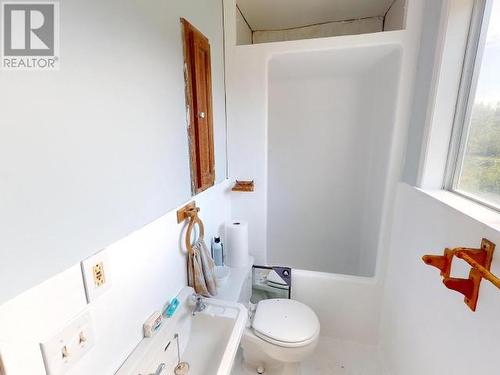 12328 Highway 101, Powell River, BC - Indoor Photo Showing Bathroom