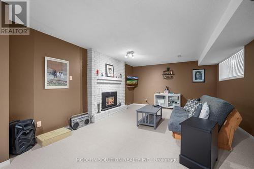 7 Riverview Road N, New Tecumseth (Alliston), ON - Indoor With Fireplace