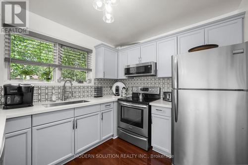 7 Riverview Road N, New Tecumseth (Alliston), ON - Indoor Photo Showing Kitchen With Upgraded Kitchen