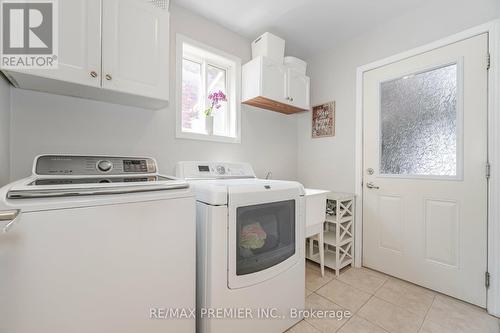 2233 Nevils Street, Innisfil, ON - Indoor Photo Showing Laundry Room