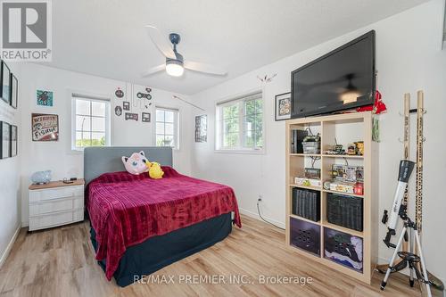 2233 Nevils Street, Innisfil, ON - Indoor Photo Showing Bedroom