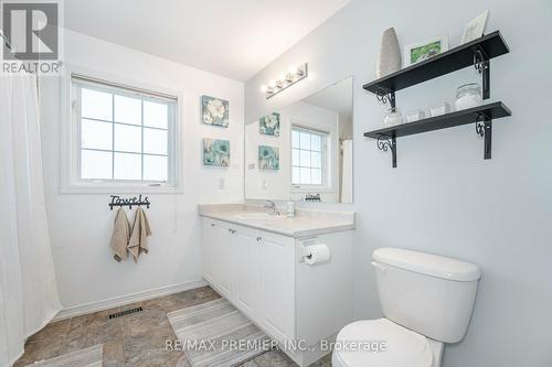 2233 Nevils Street, Innisfil, ON - Indoor Photo Showing Bathroom