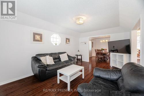 2233 Nevils Street, Innisfil, ON - Indoor Photo Showing Living Room