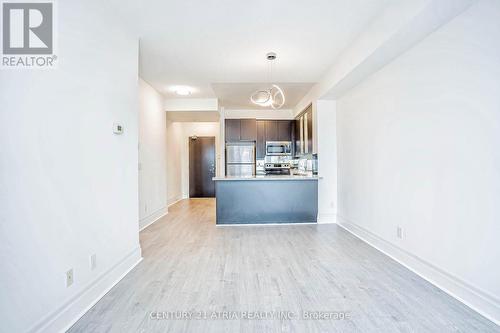 402 - 131 Upper Duke Crescent, Markham, ON - Indoor Photo Showing Kitchen