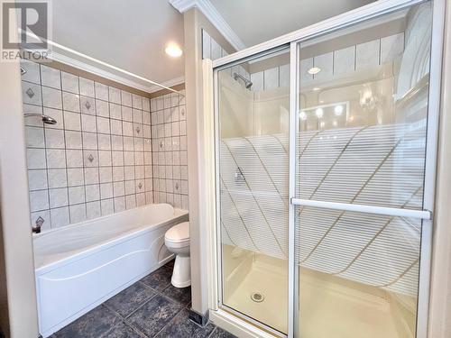 23 Church Road, Botwood, NL - Indoor Photo Showing Bathroom