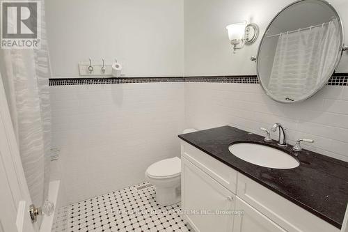 1460 Halyard Court, Mississauga (Clarkson), ON - Indoor Photo Showing Bathroom