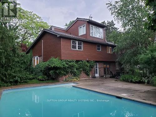 1460 Halyard Court, Mississauga, ON - Outdoor With In Ground Pool