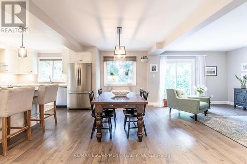 2214 Melissa Crescent, Burlington, ON - Indoor Photo Showing Dining Room