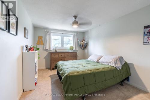 2214 Melissa Crescent, Burlington, ON - Indoor Photo Showing Bedroom