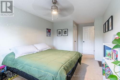 2214 Melissa Crescent, Burlington, ON - Indoor Photo Showing Bedroom