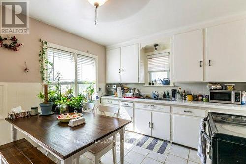 123 Krug Street, Kitchener, ON - Indoor Photo Showing Kitchen