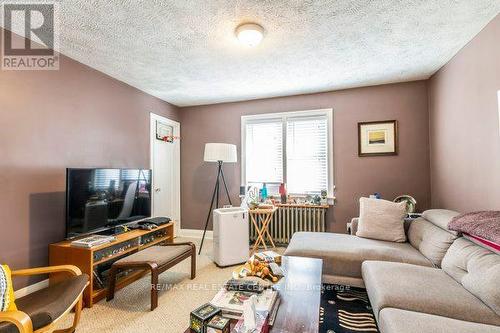 123 Krug Street, Kitchener, ON - Indoor Photo Showing Living Room