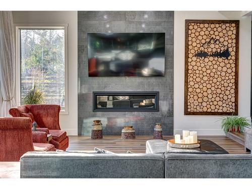 4 Sunset Lane, Fernie, BC - Indoor Photo Showing Living Room With Fireplace