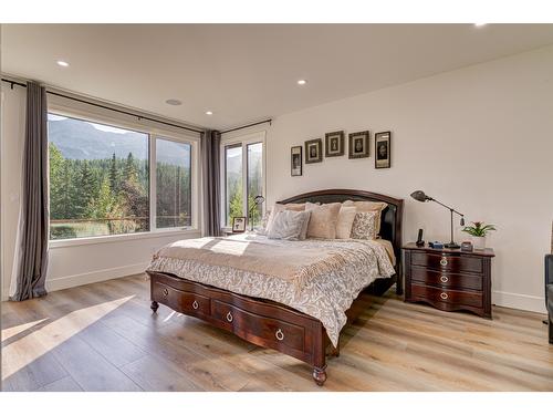 4 Sunset Lane, Fernie, BC - Indoor Photo Showing Bedroom