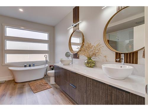 4 Sunset Lane, Fernie, BC - Indoor Photo Showing Bathroom