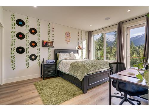 4 Sunset Lane, Fernie, BC - Indoor Photo Showing Bedroom